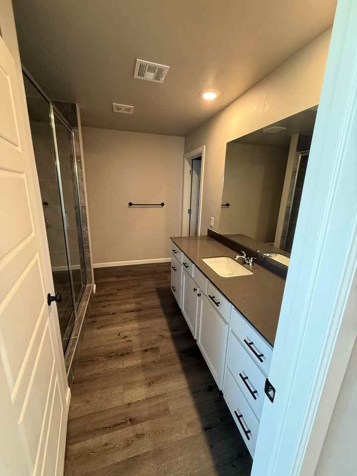 7720 Westhall Pl - Photo 4 of 34