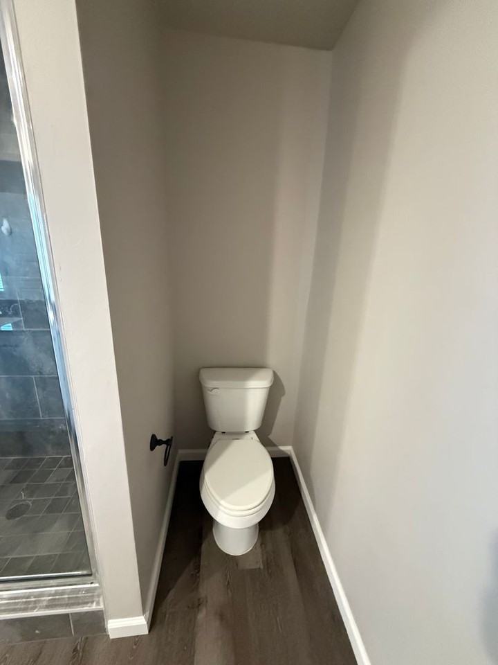 7720 Westhall Pl - Photo 6 of 34