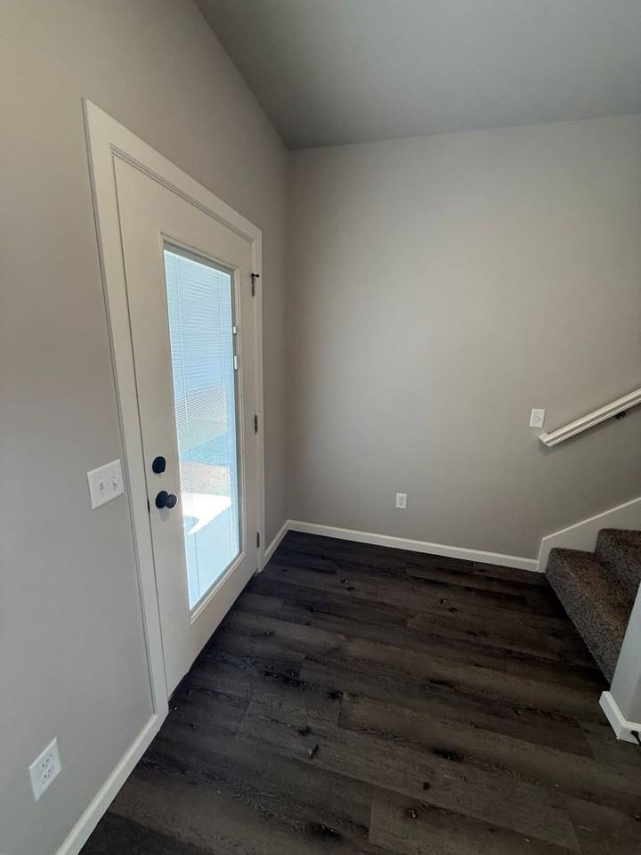 7720 Westhall Pl - Photo 7 of 34