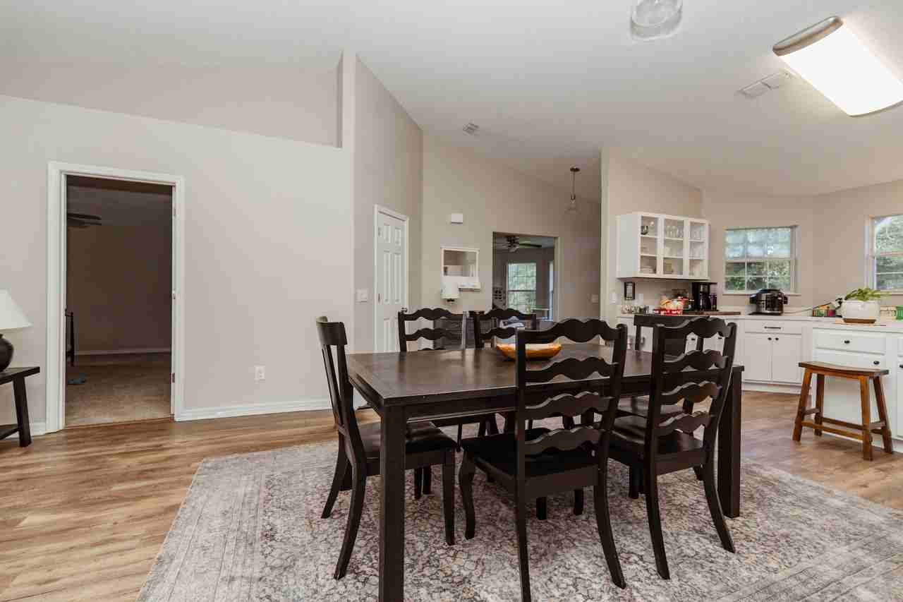 415 Bobby Dr #1 - Photo 4 of 27