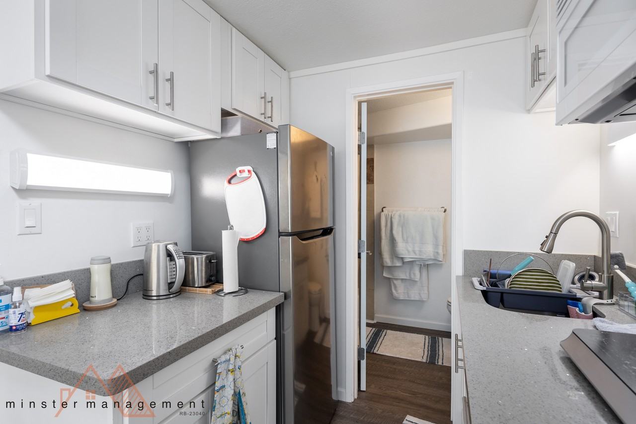 440 Lewers St #903A - Photo 2 of 12