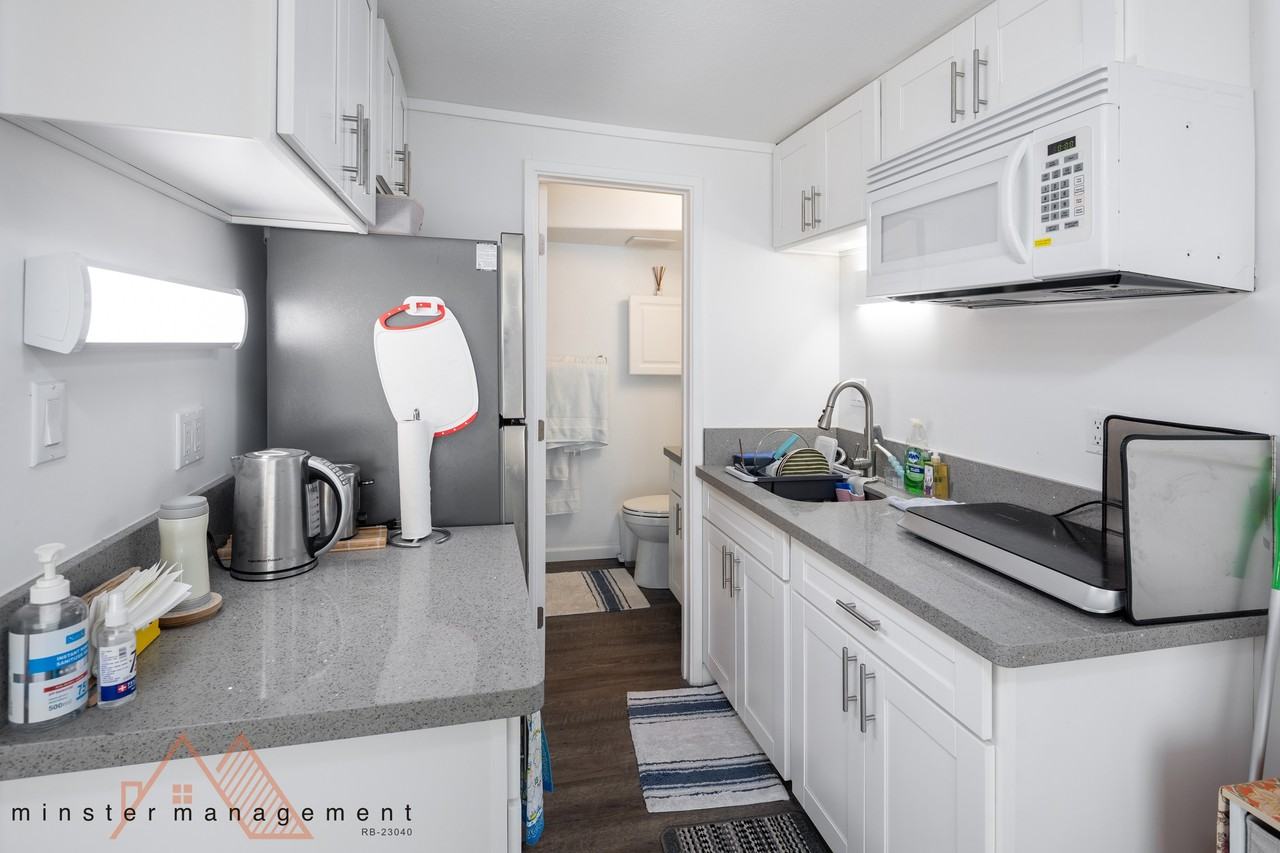 440 Lewers St #903A - Photo 3 of 12