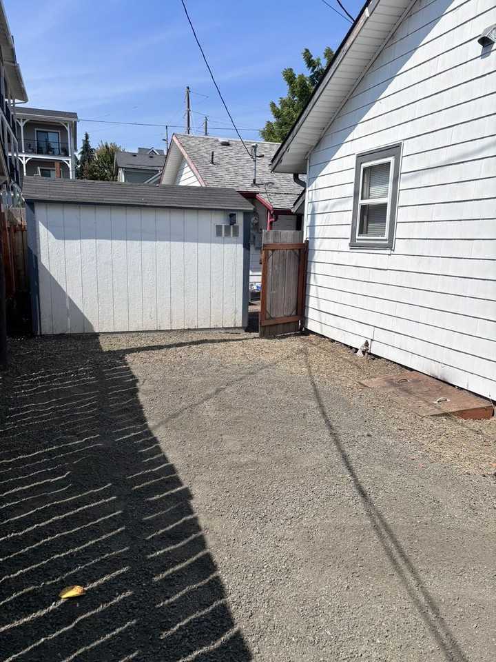 318 Washington St Sw - Photo 2 of 31