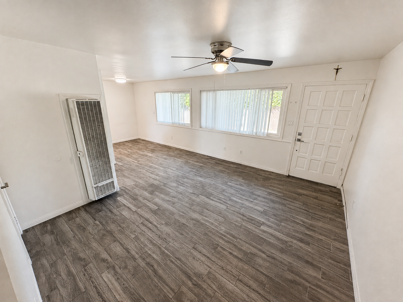 211 E Santa Paula St #B - Photo 5 of 24
