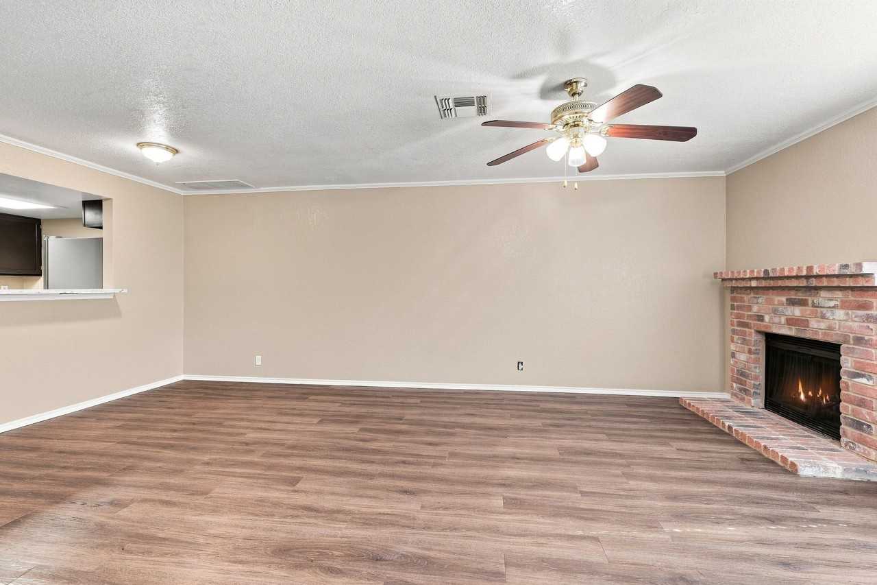11610 Vance Jackson Road413 #413 - Photo 4 of 11