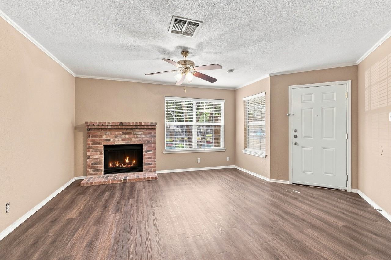 11610 Vance Jackson Road413 #413 - Photo 5 of 11
