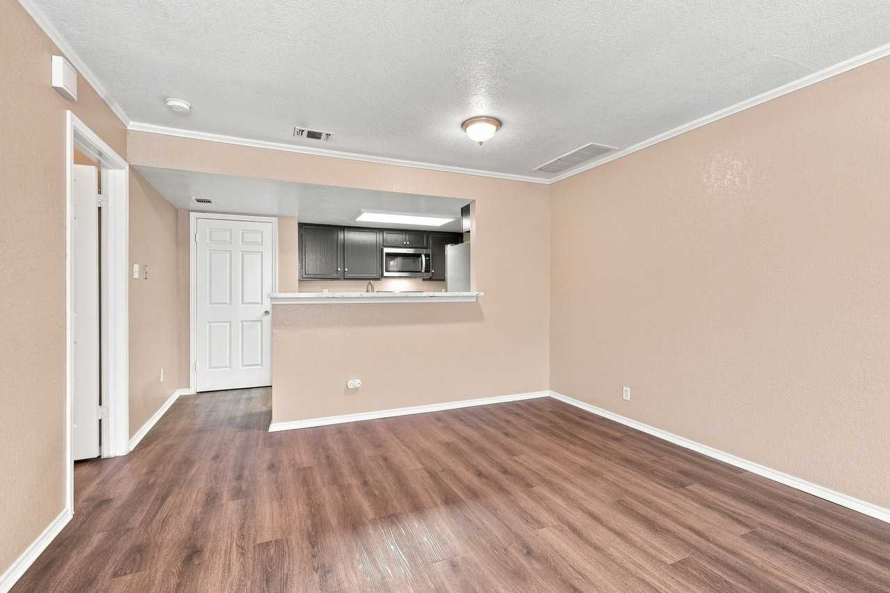 11610 Vance Jackson Road413 #413 - Photo 6 of 11