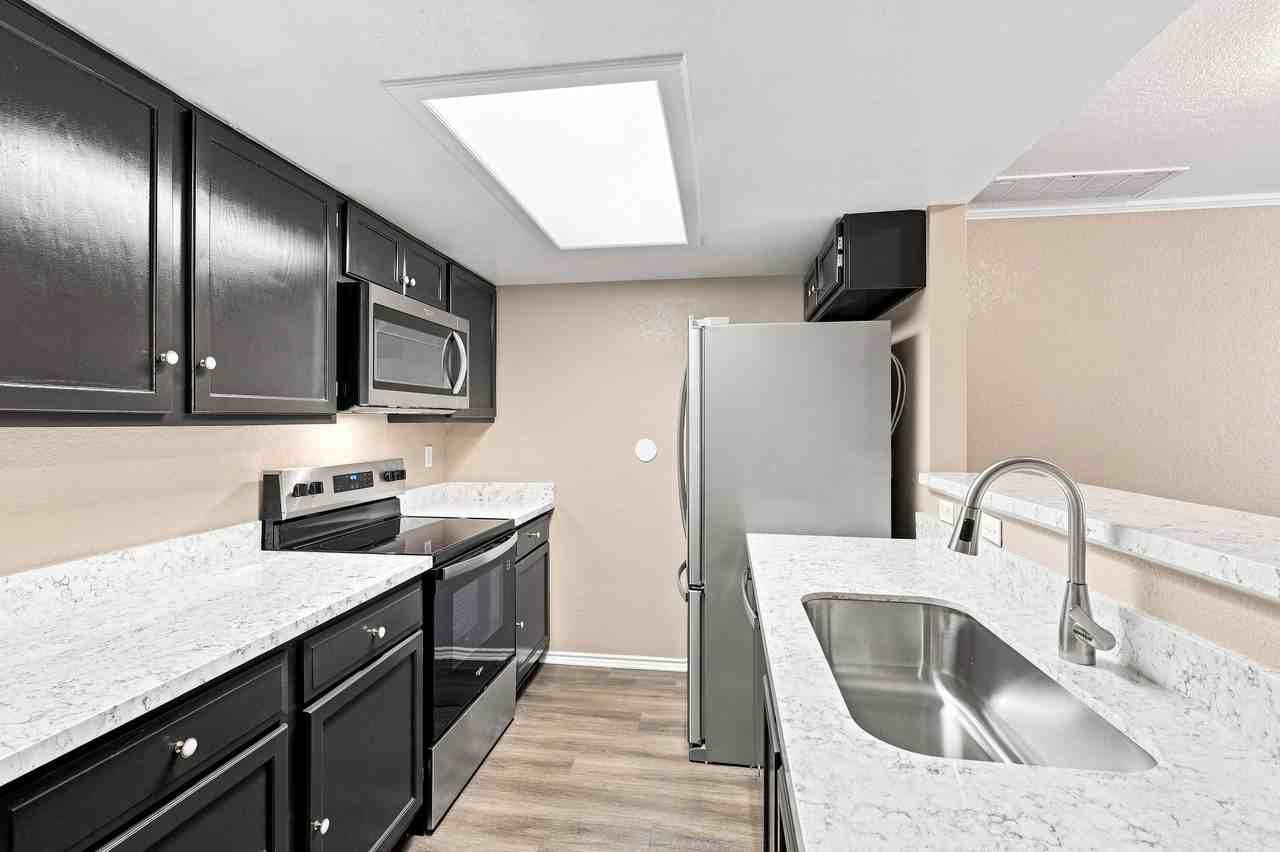 11610 Vance Jackson Road413 #413 - Photo 7 of 11