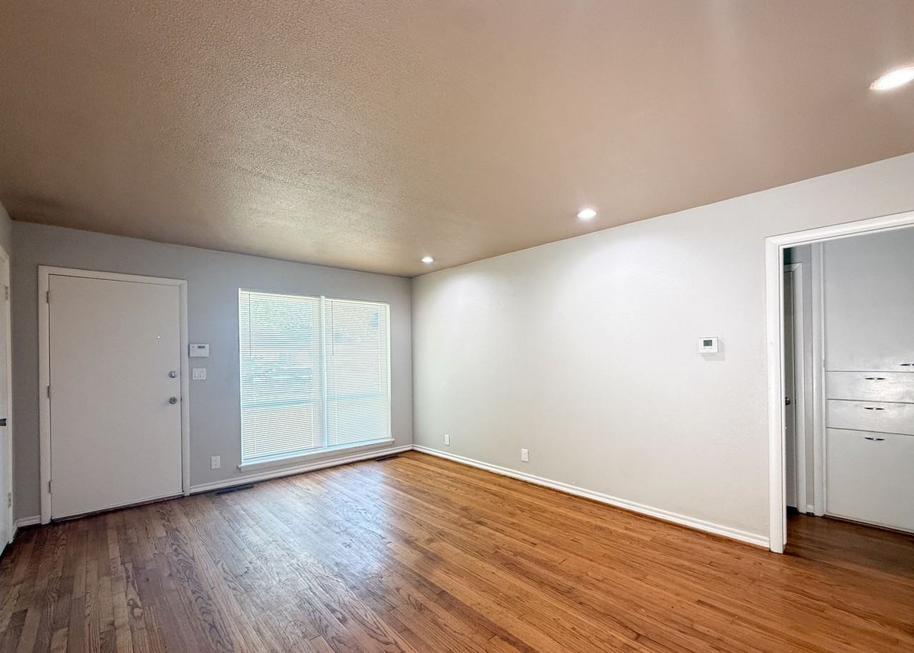 3116 Nw 65th St - Photo 3 of 13