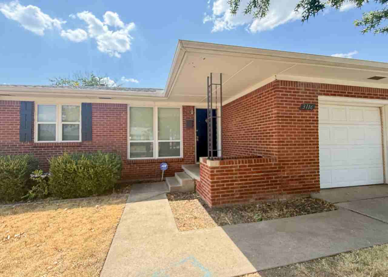 3116 Nw 65th St - Photo 5 of 13