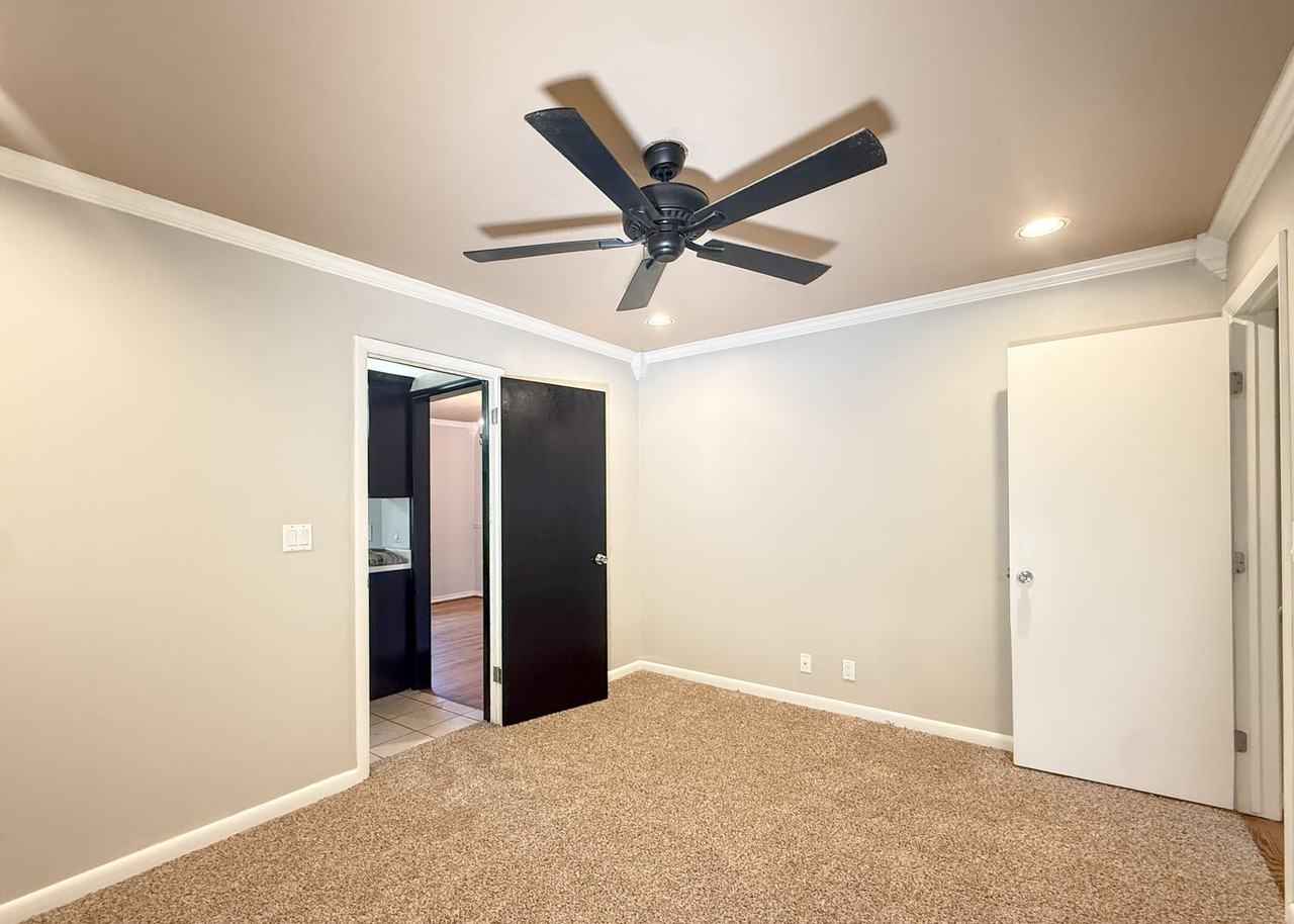 3116 Nw 65th St - Photo 6 of 13