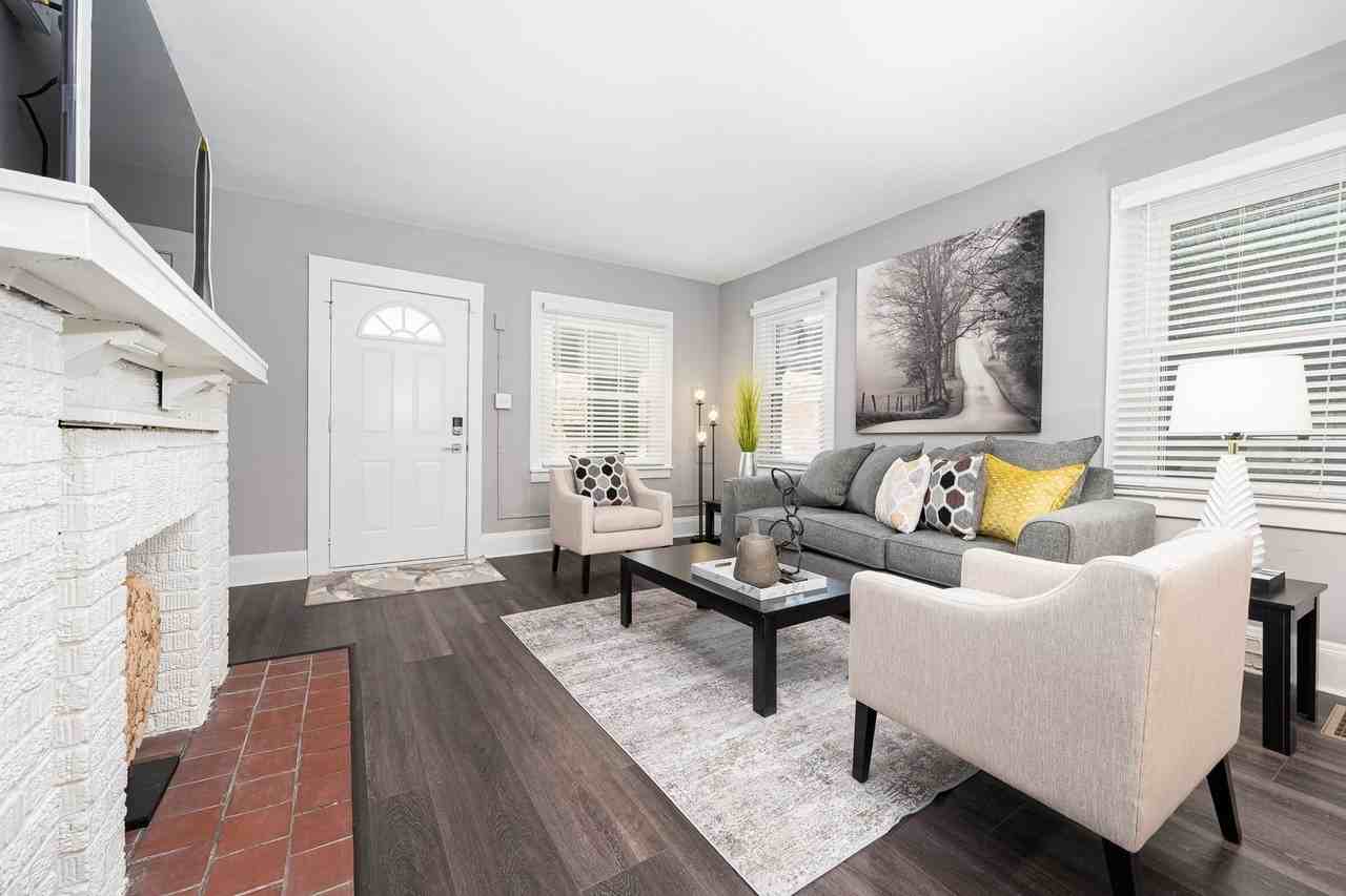 960 S Ohio Ave - Photo 3 of 10