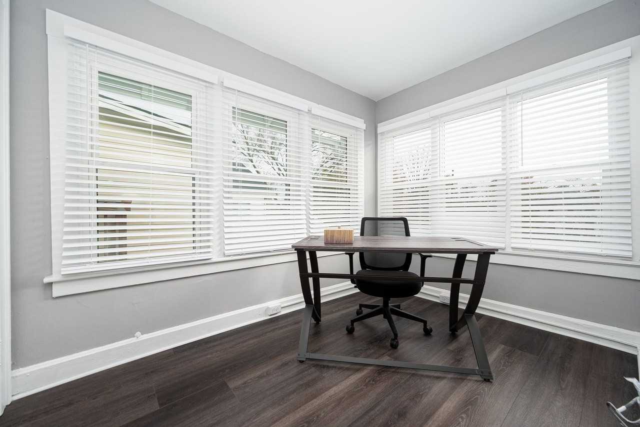 960 S Ohio Ave - Photo 4 of 10