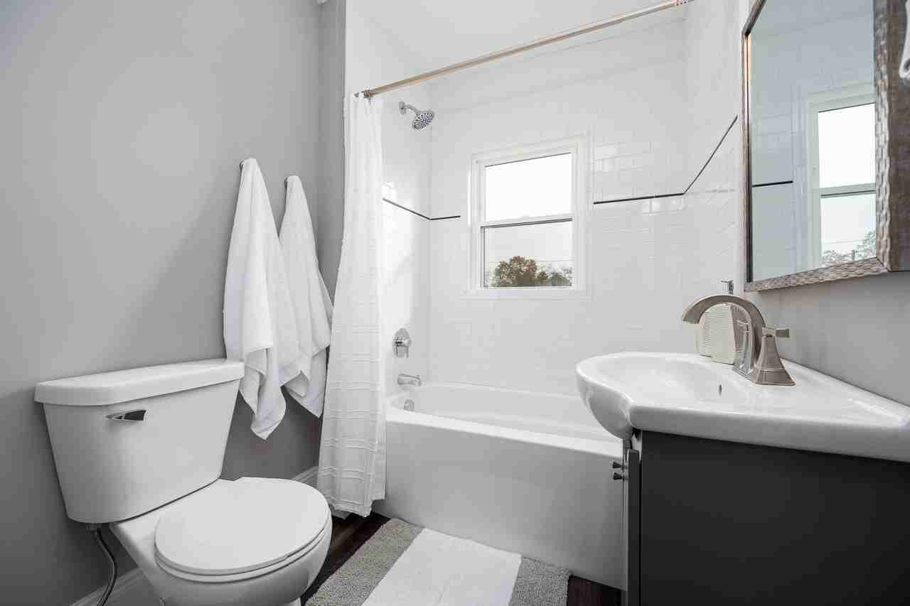 960 S Ohio Ave - Photo 5 of 10