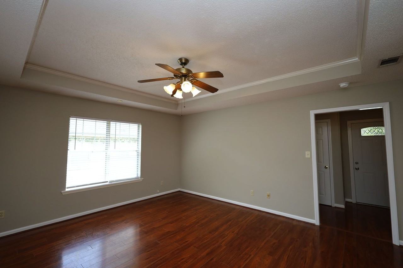 4116 Hamilton Cir - Photo 2 of 18