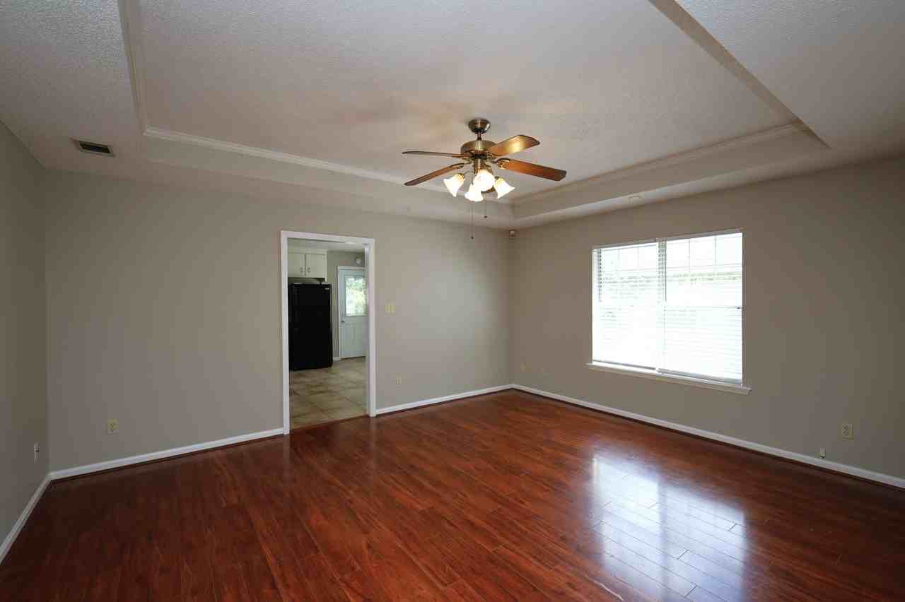 4116 Hamilton Cir - Photo 3 of 18