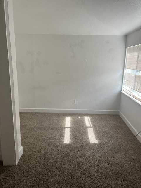 208 Main St #B - Photo 3 of 8