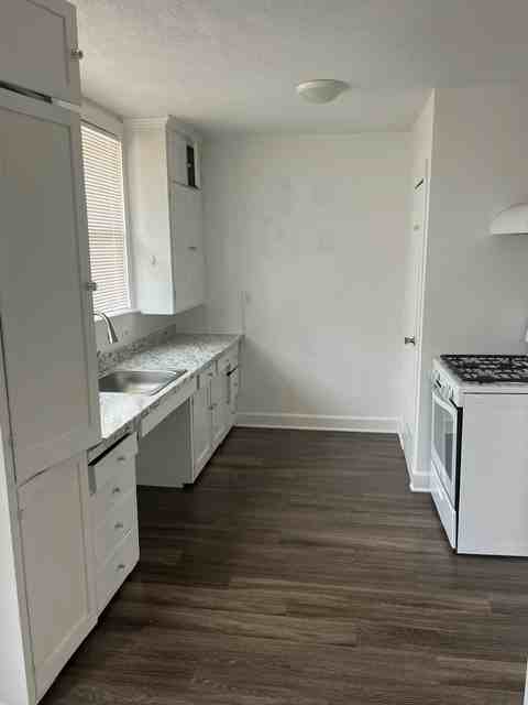 208 Main St #B - Photo 6 of 8