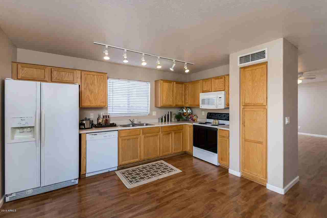 10864 E Clovis Ave #1 - Photo 4 of 17