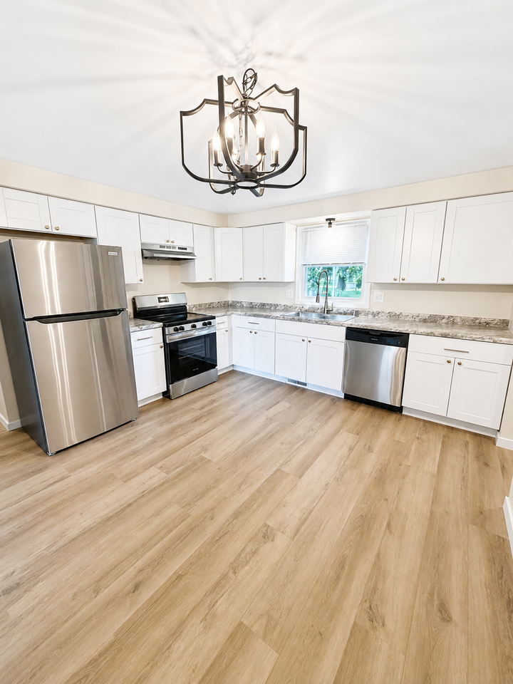 207 Reserve St #207 - Photo 4 of 24