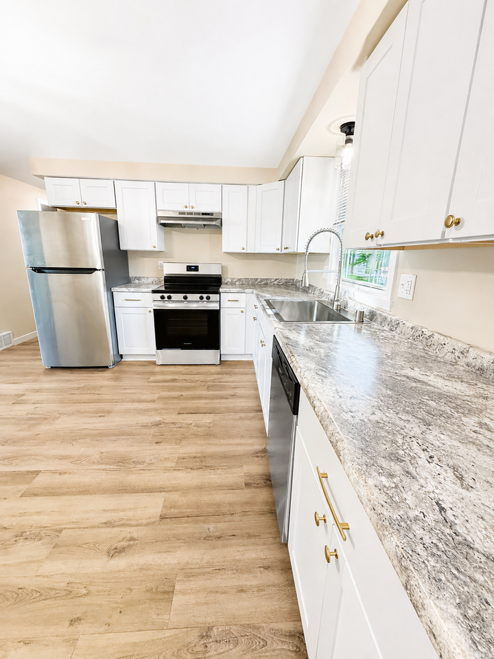 207 Reserve St #207 - Photo 6 of 24
