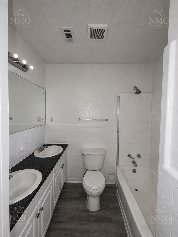 2729 Carleton St #1 - Photo 3 of 14