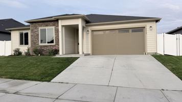 featured image of 7110 S Hever St
