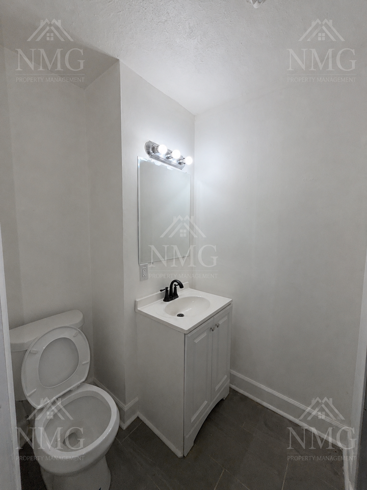3084 Fleetwood Dr #1 - Photo 2 of 16