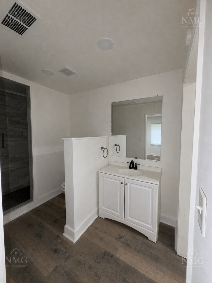 3084 Fleetwood Dr #1 - Photo 4 of 16