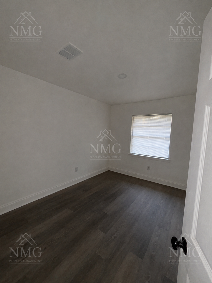 3084 Fleetwood Dr #1 - Photo 7 of 16