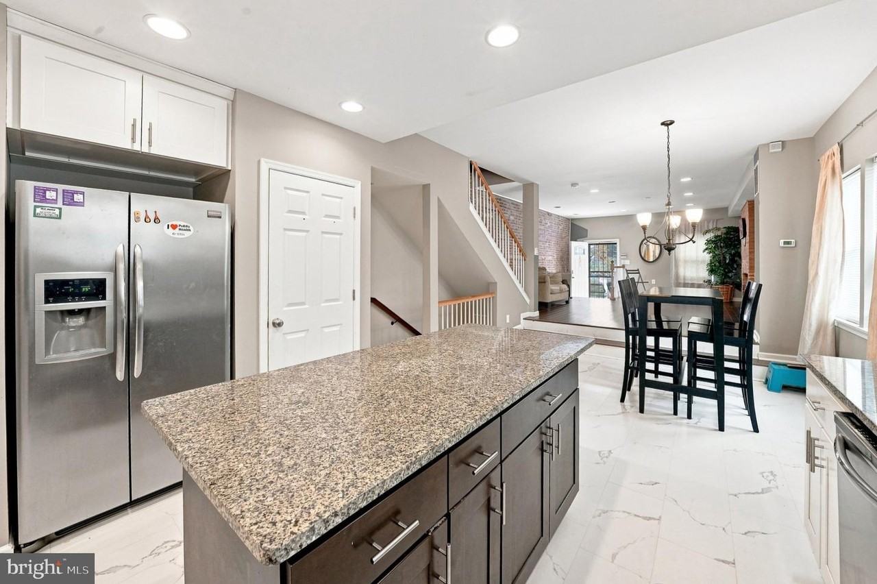 231 N Chester St - Photo 6 of 18