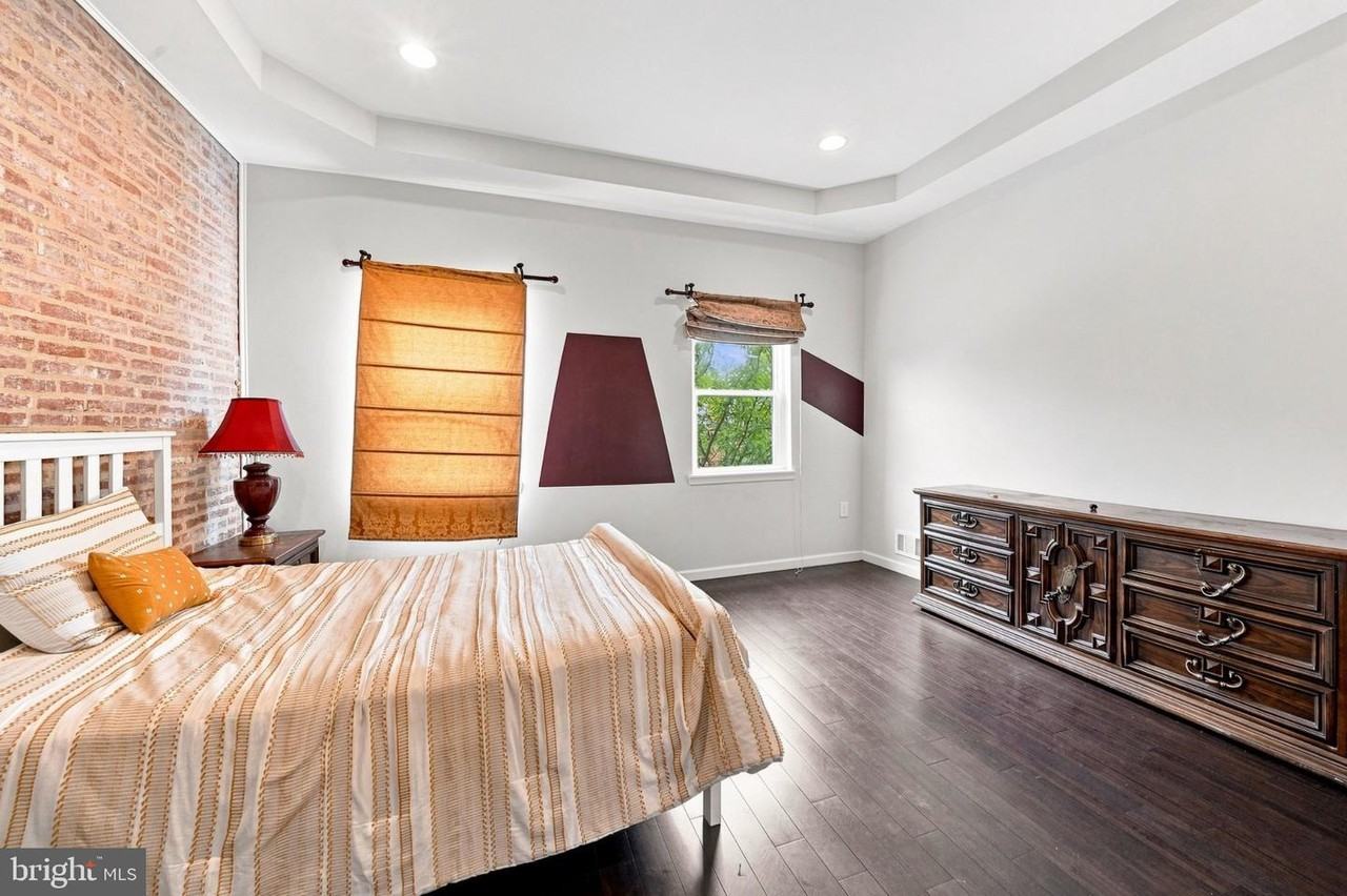 231 N Chester St - Photo 7 of 18