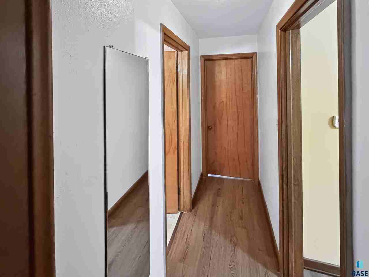 519 N Wayland Ave - Photo 7 of 20
