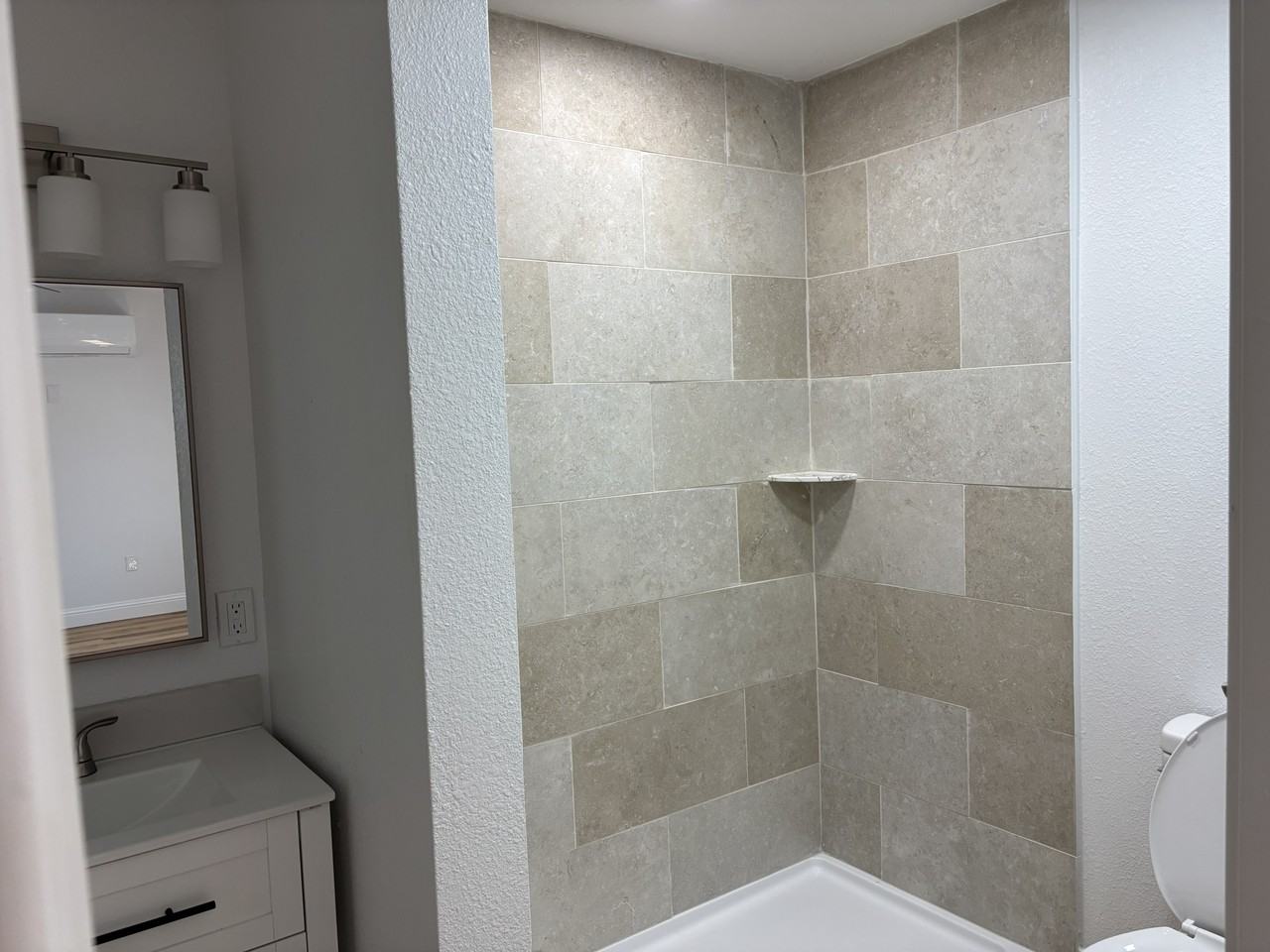 205 N Main St - Photo 5 of 9