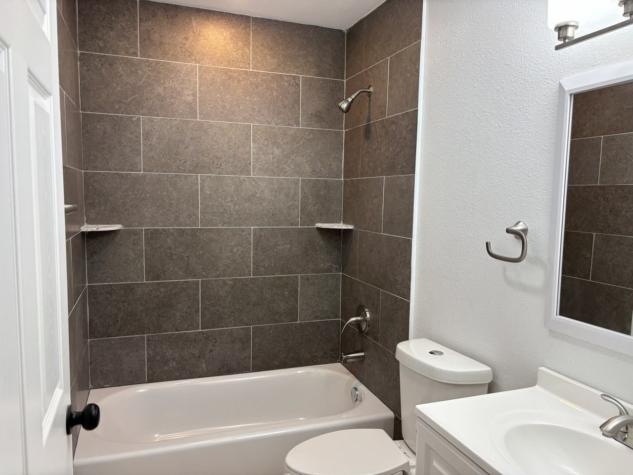 205 N Main St - Photo 7 of 9