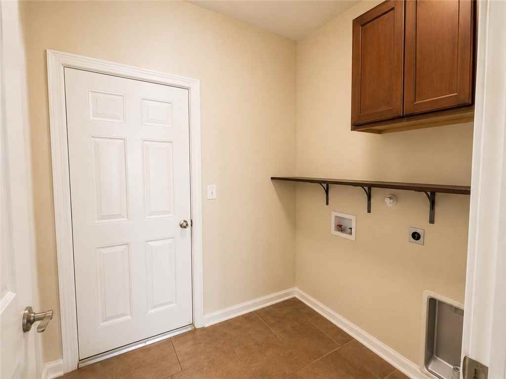 1124 Imperial St - Photo 6 of 11