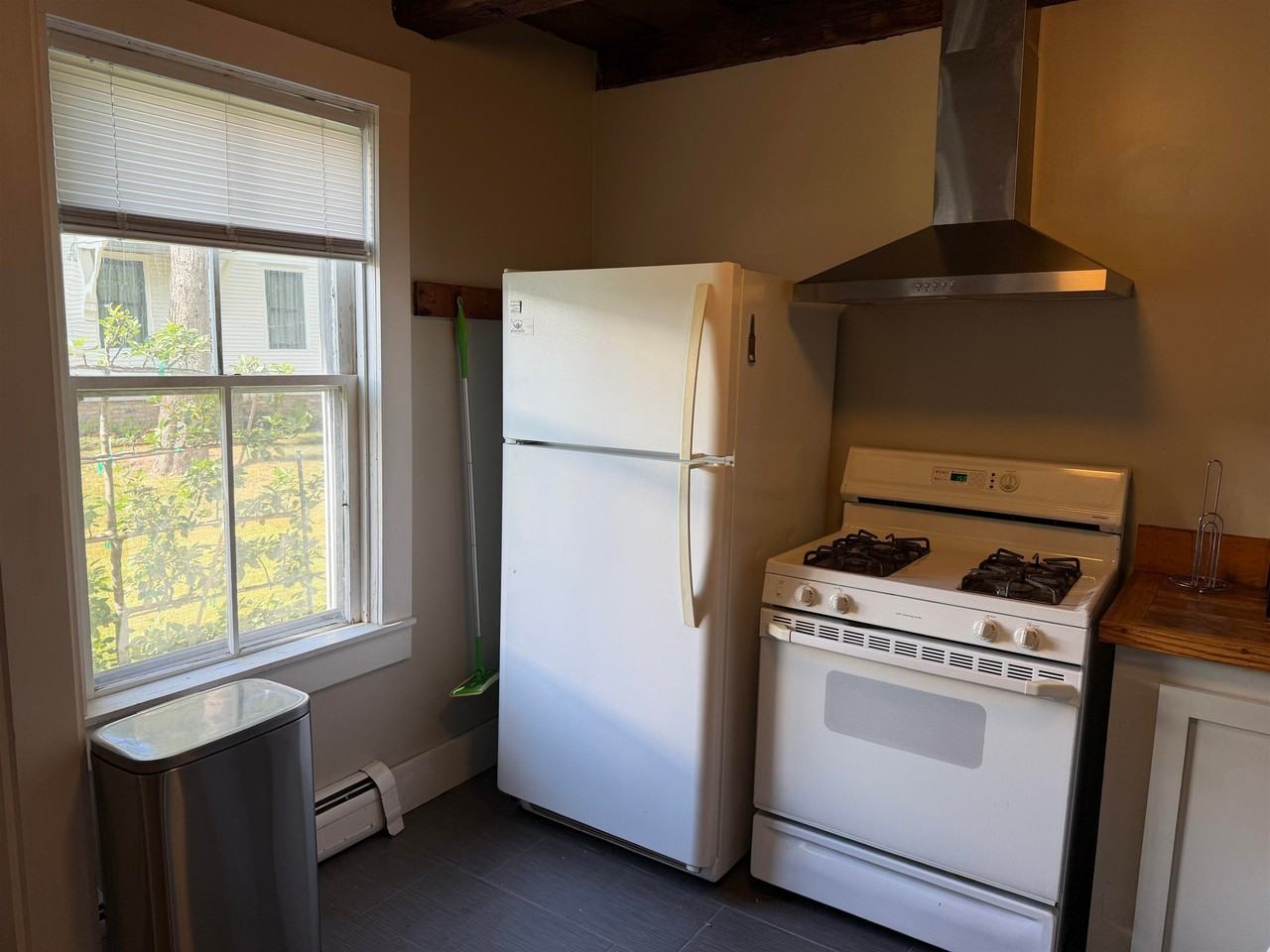 38 Sunset St - Photo 7 of 15
