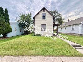featured image of 2828 Raymond St