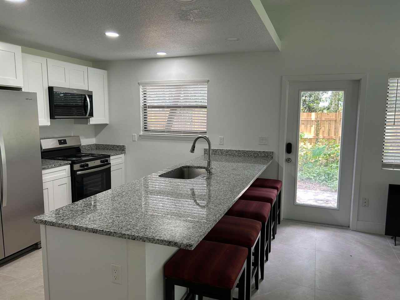 Eastover Cir - Photo 5 of 24