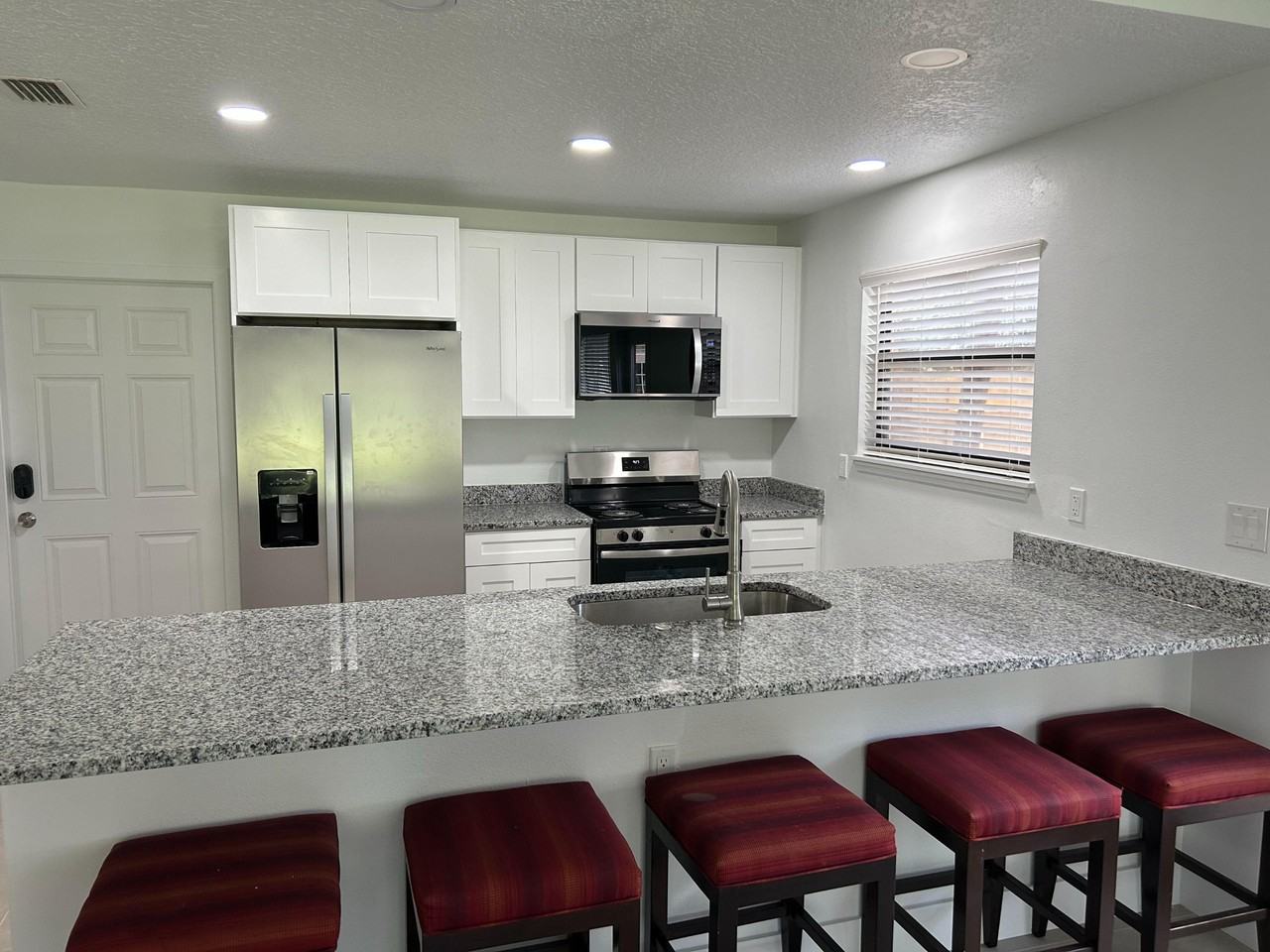 Eastover Cir - Photo 6 of 24