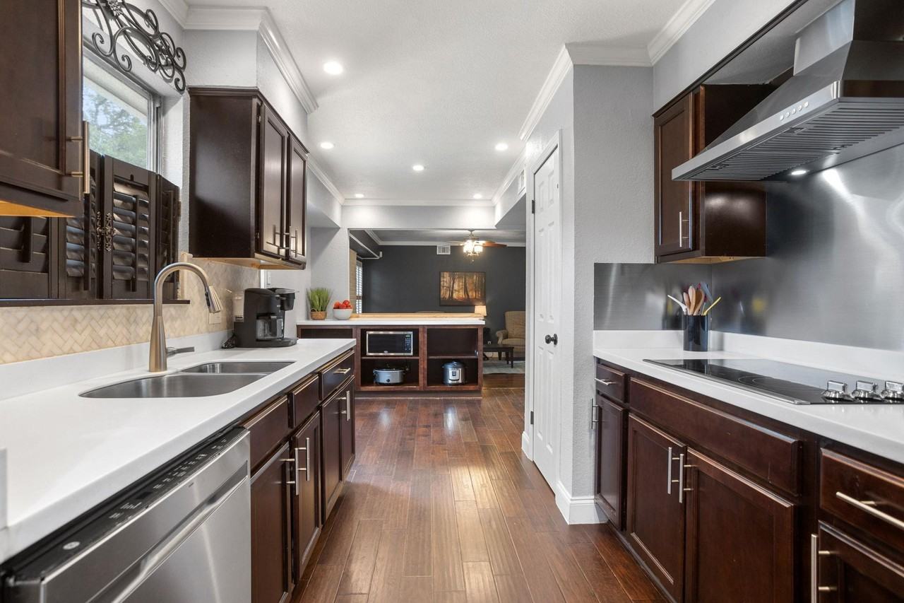 Deer Ridge St - Photo 5 of 23