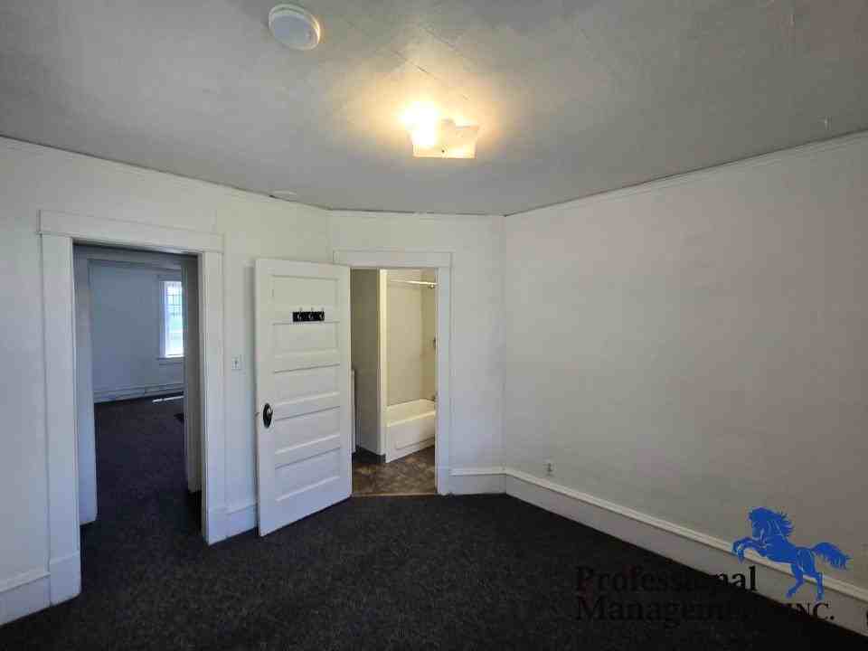 604 N 24th St #3 - Photo 6 of 7