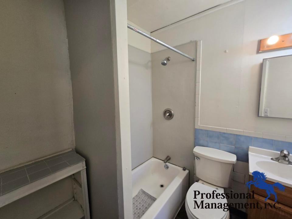 604 N 24th St #3 - Photo 7 of 7