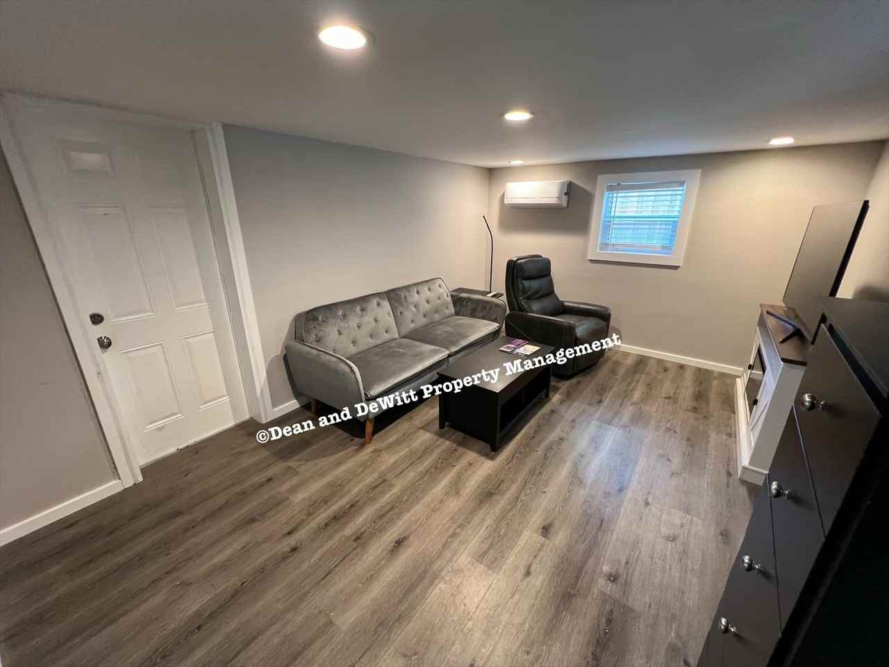 921 Jackson St N #1 - Photo 3 of 20