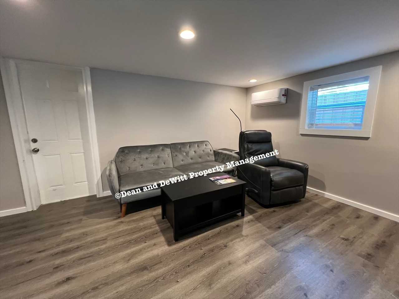 921 Jackson St N #1 - Photo 4 of 20