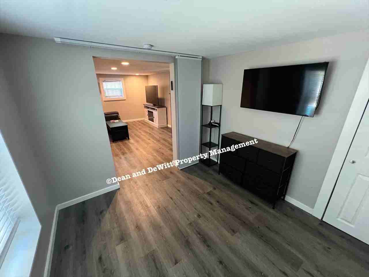 921 Jackson St N #1 - Photo 7 of 20