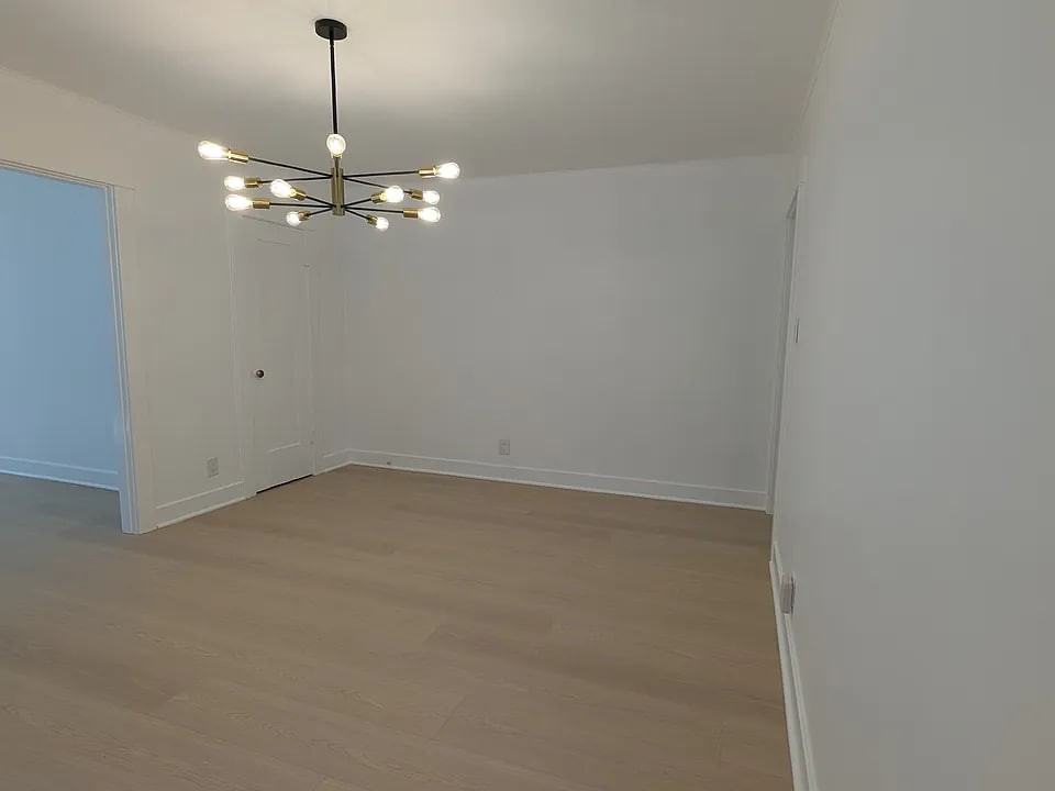 1262 S Plymouth Blvd #14 - Photo 4 of 5