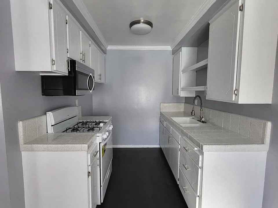 12023 Birch Ave #1 - Photo 4 of 4