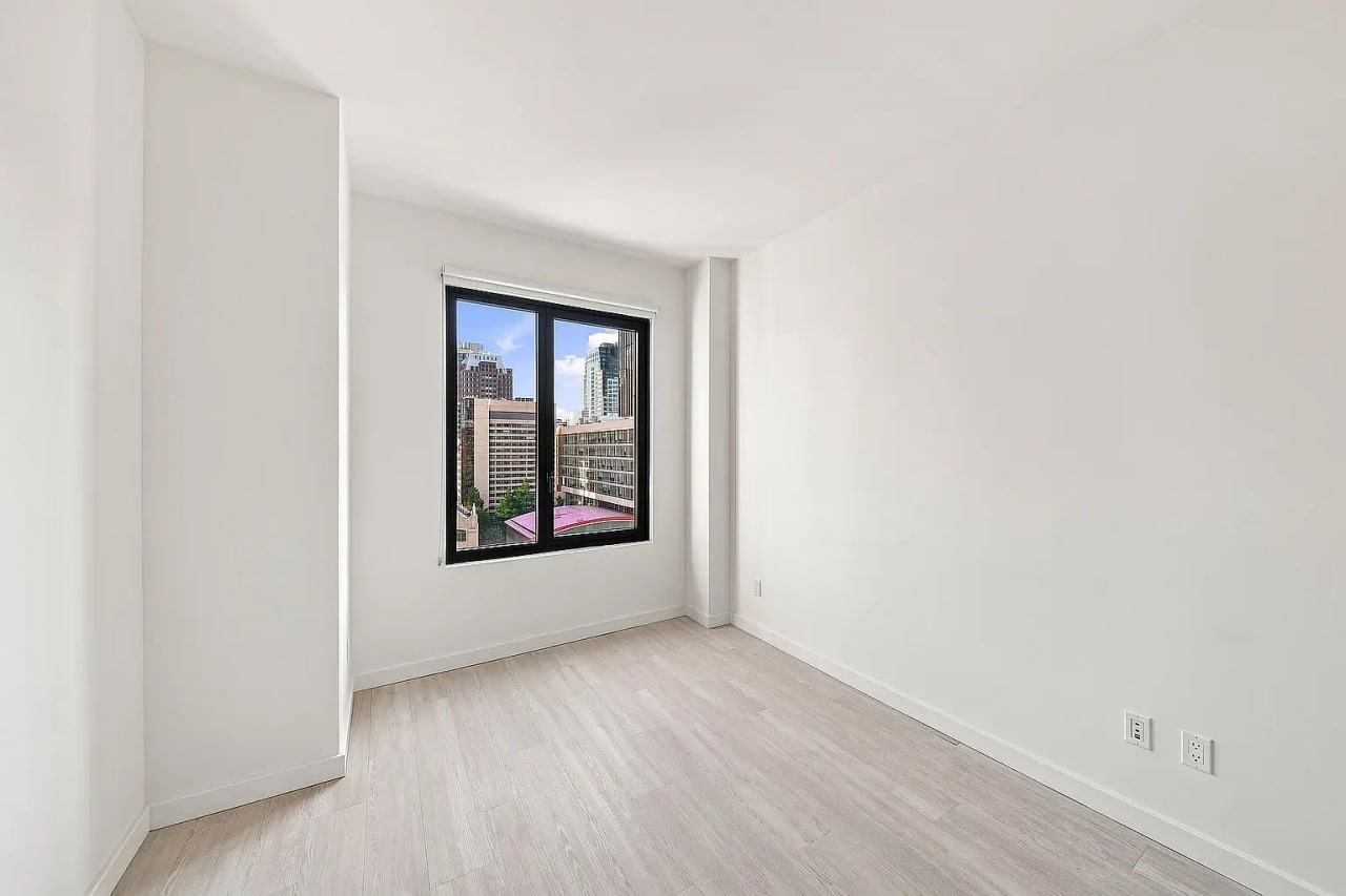 25 Chapel St Fl 4d - Photo 3 of 5