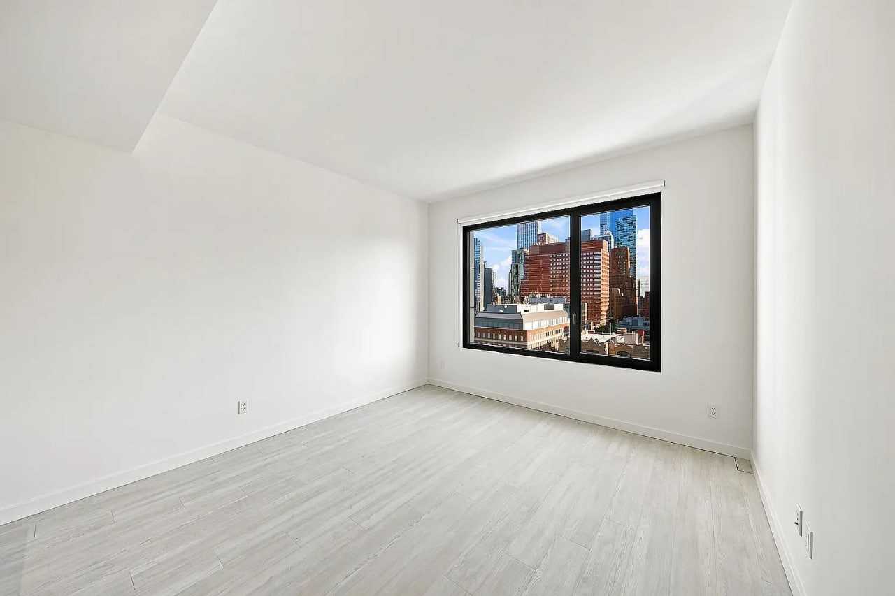 25 Chapel St Fl 4d - Photo 4 of 5